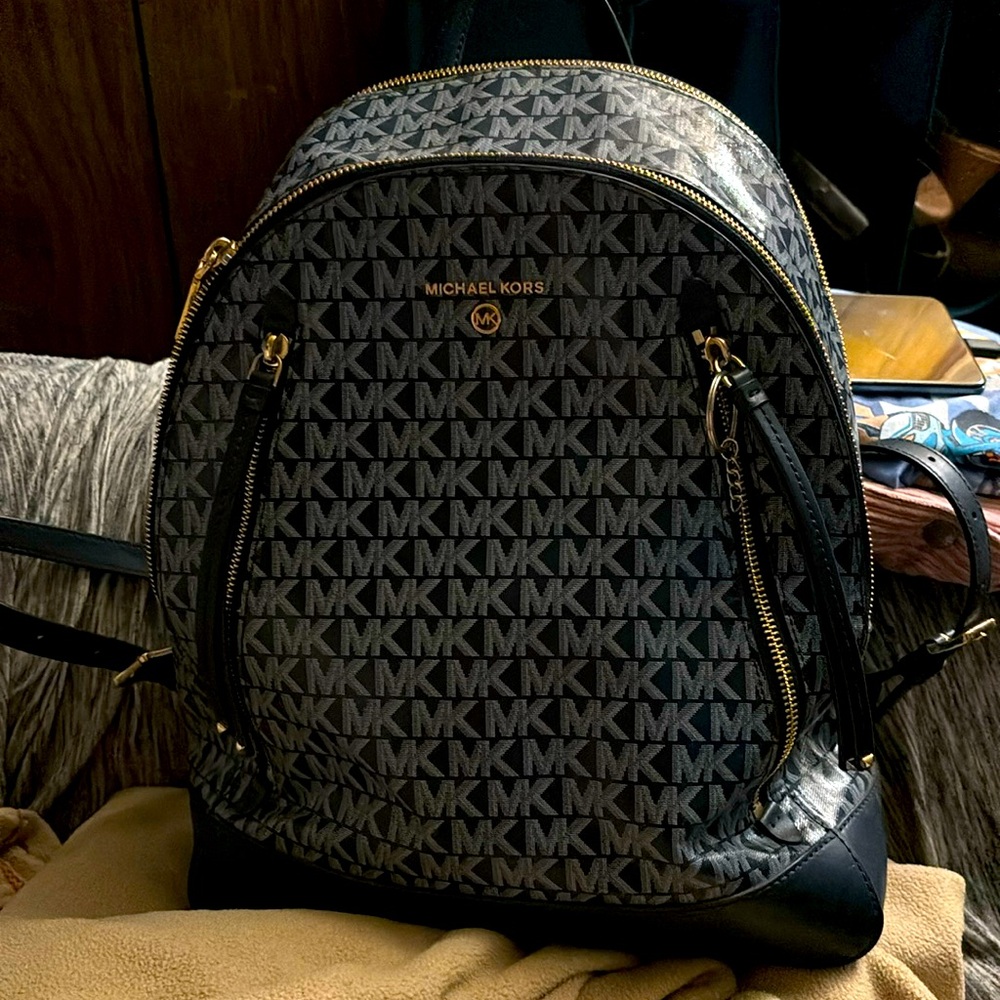 Michael Kors bag. Perfect condition 250 obo